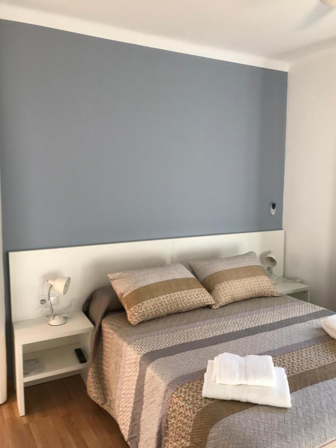 Hostal Casiano Camarasa Exteriör bild