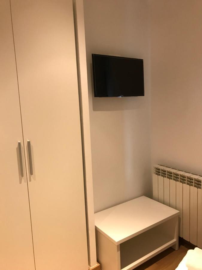 Hostal Casiano Camarasa Exteriör bild