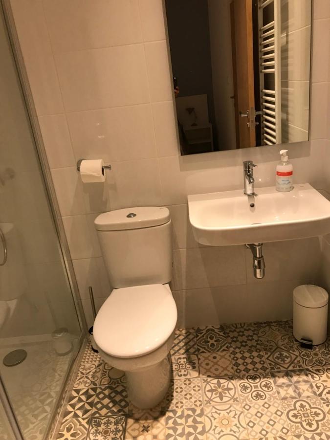Hostal Casiano Camarasa Exteriör bild