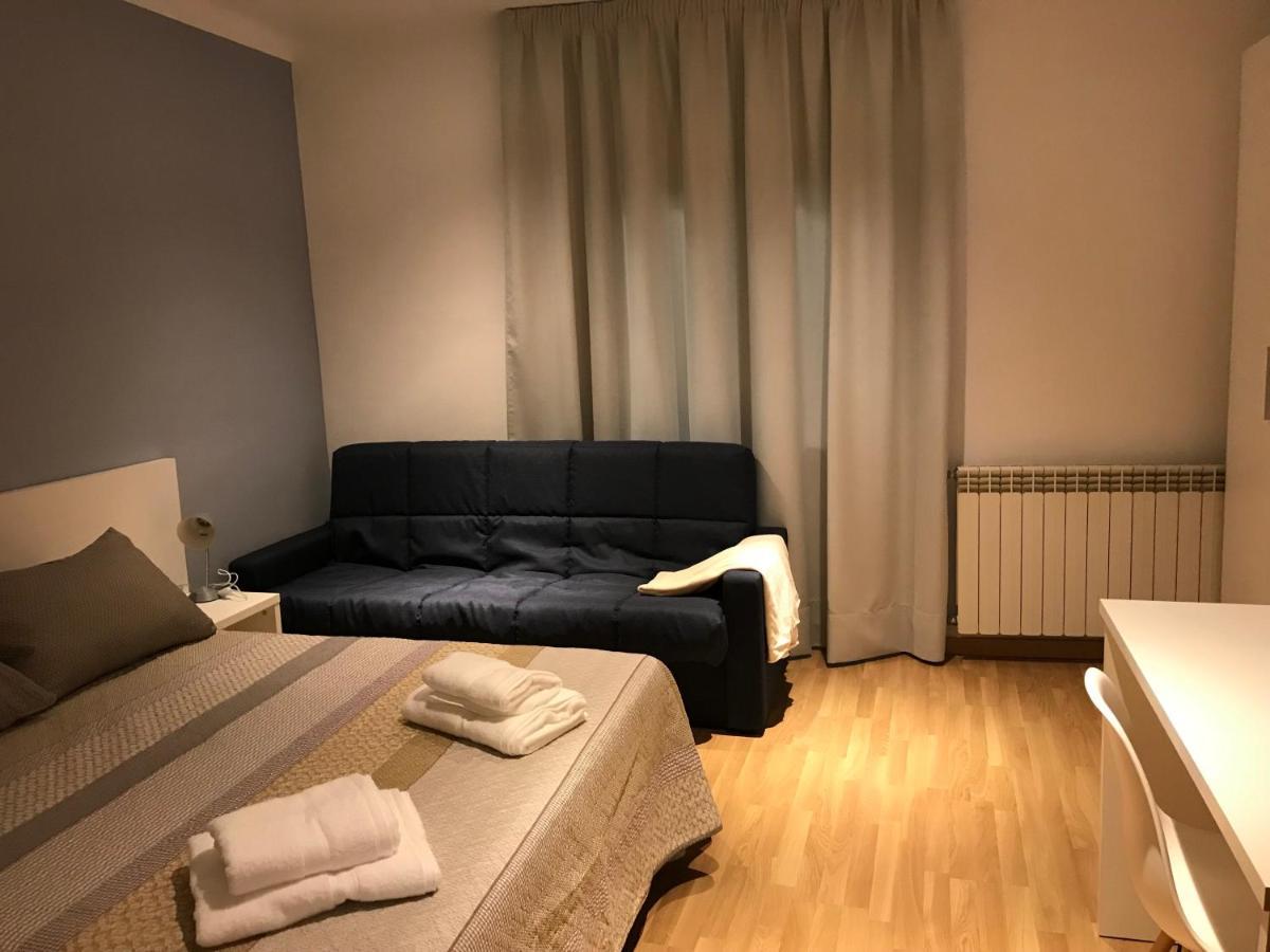Hostal Casiano Camarasa Exteriör bild