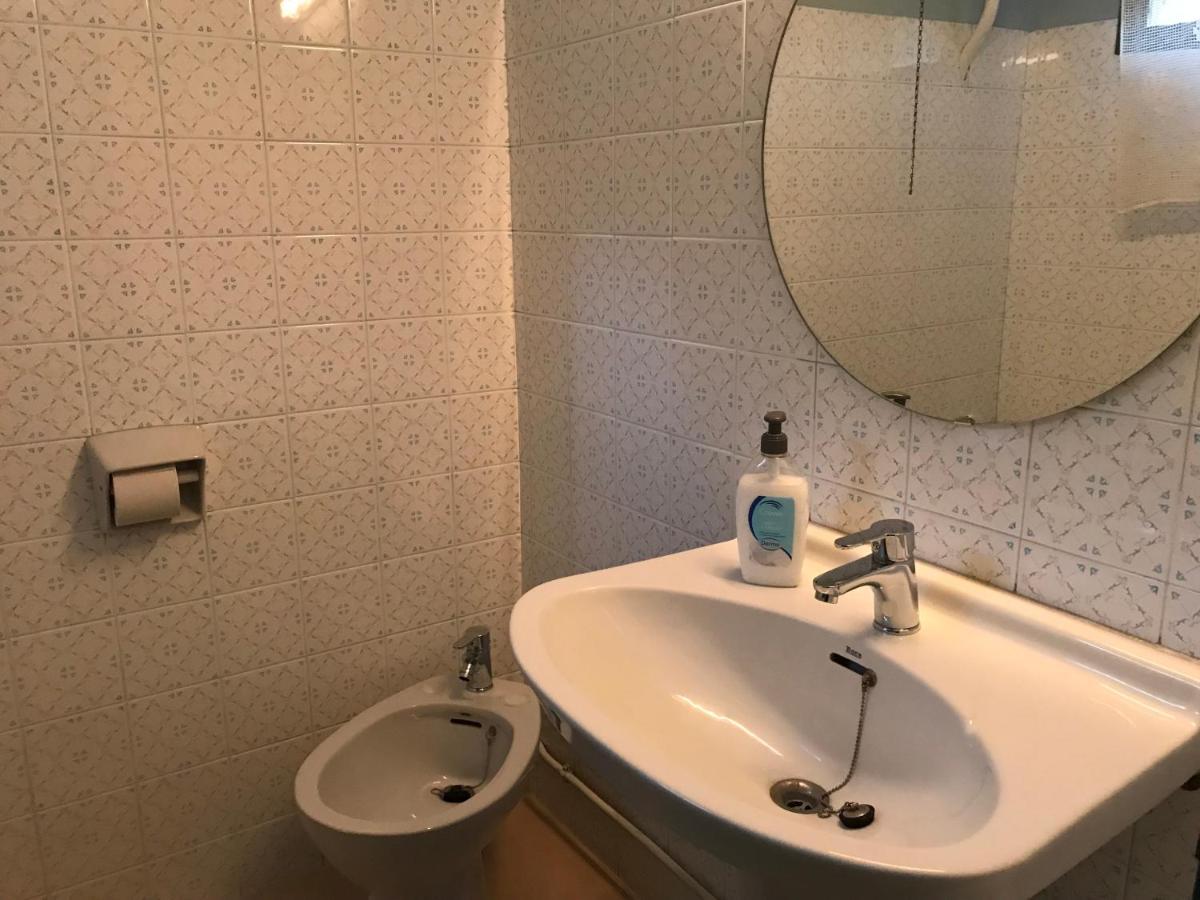 Hostal Casiano Camarasa Exteriör bild