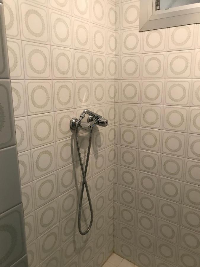 Hostal Casiano Camarasa Exteriör bild