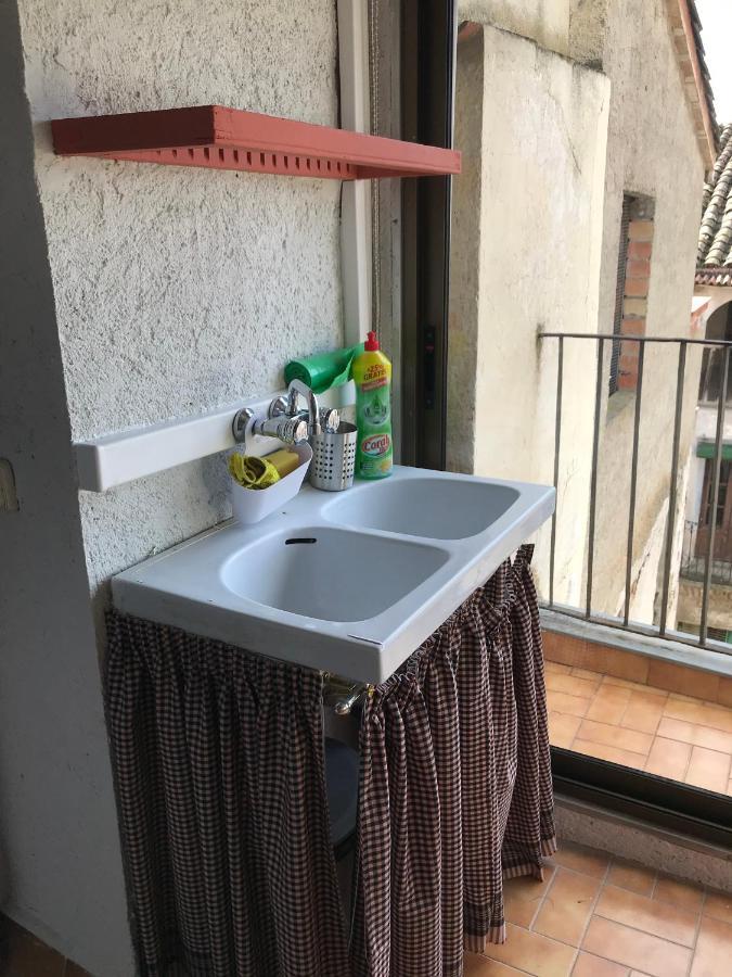 Hostal Casiano Camarasa Exteriör bild
