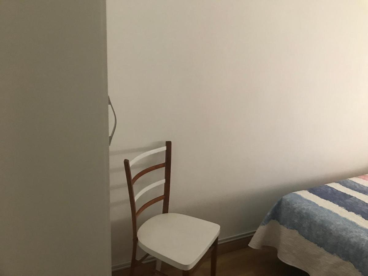Hostal Casiano Camarasa Exteriör bild