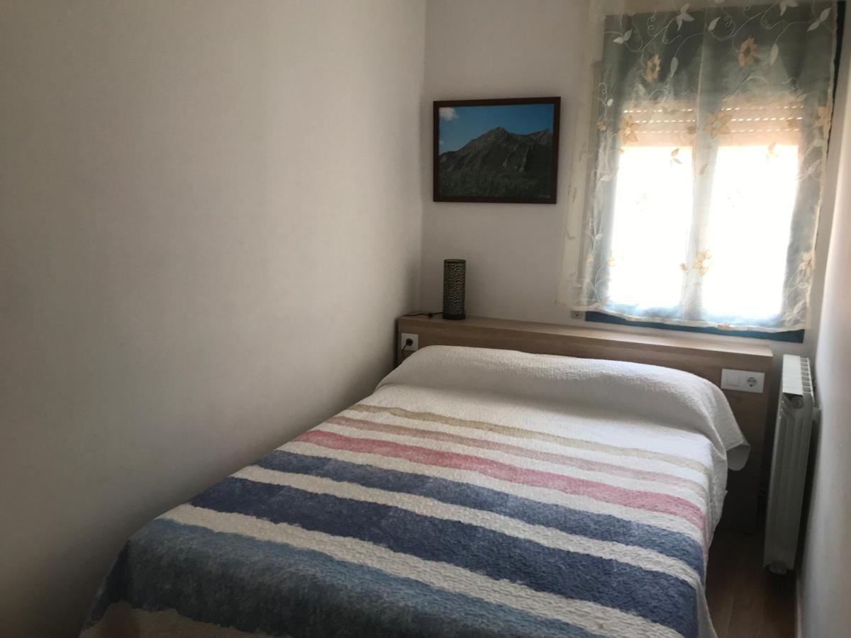 Hostal Casiano Camarasa Exteriör bild