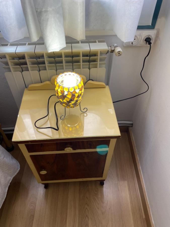 Hostal Casiano Camarasa Exteriör bild